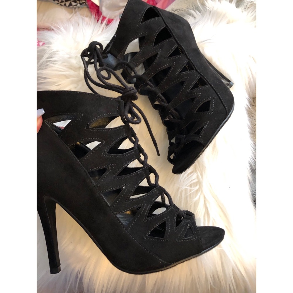 Chine Laundry Heels